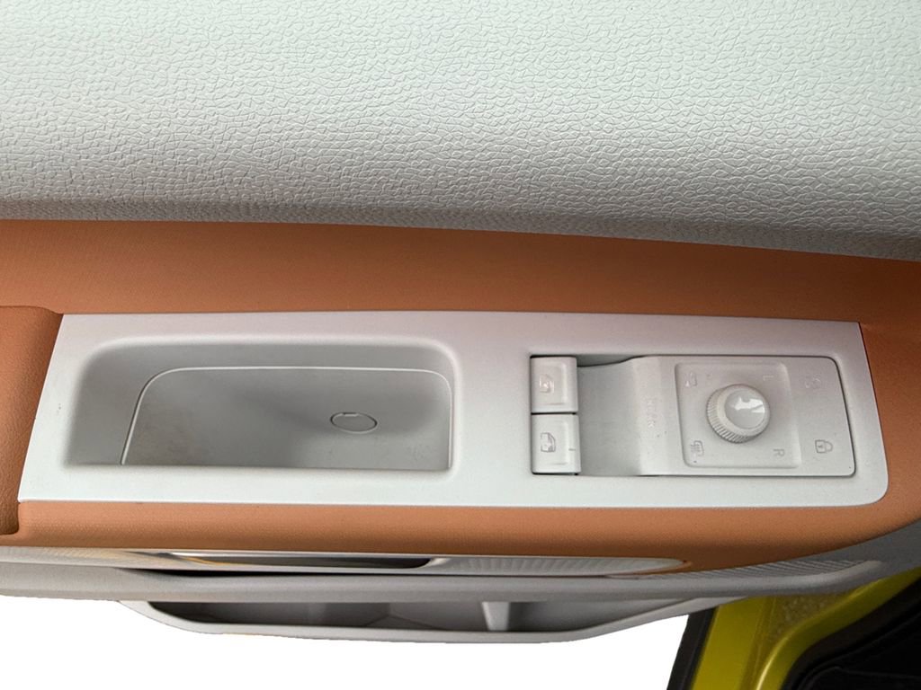 New 2025 Volkswagen ID. Buzz 1st Edition image 11
