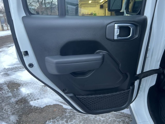 Used 2024 Jeep Gladiator Mojave w/ Technology Group image 22