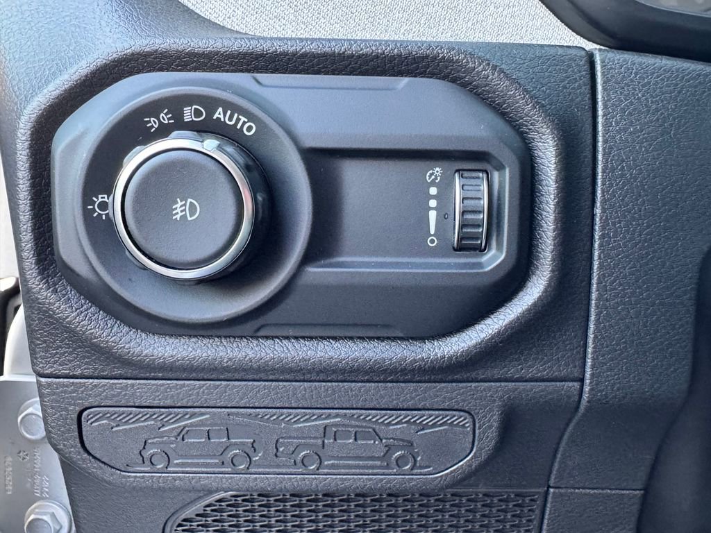 Used 2024 Jeep Wrangler Willys AWD/4WD image 30