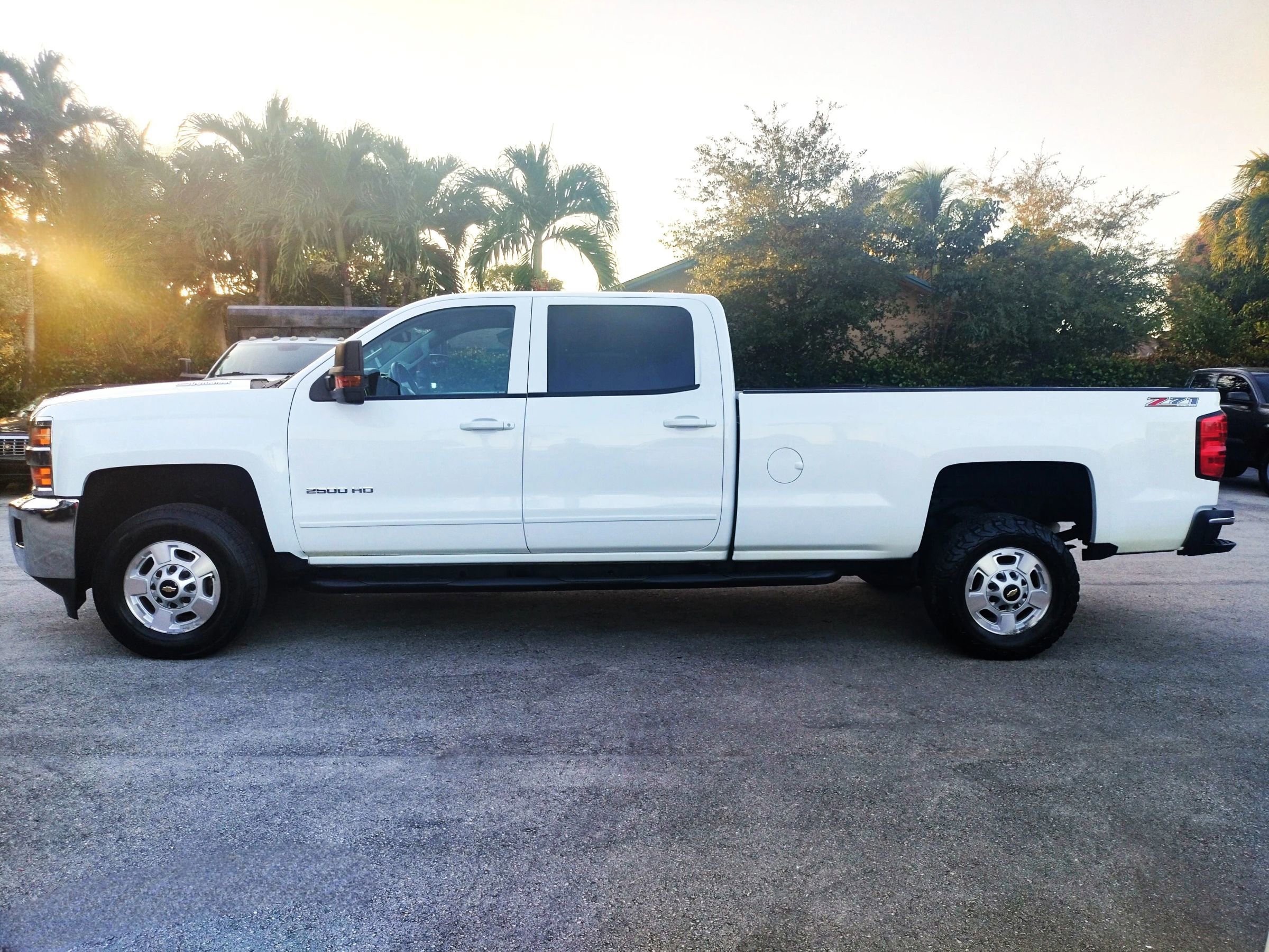 Used 2015 Chevrolet Silverado 2500 LT w/ Z71 Package, Off-Road AWD/4WD image 4