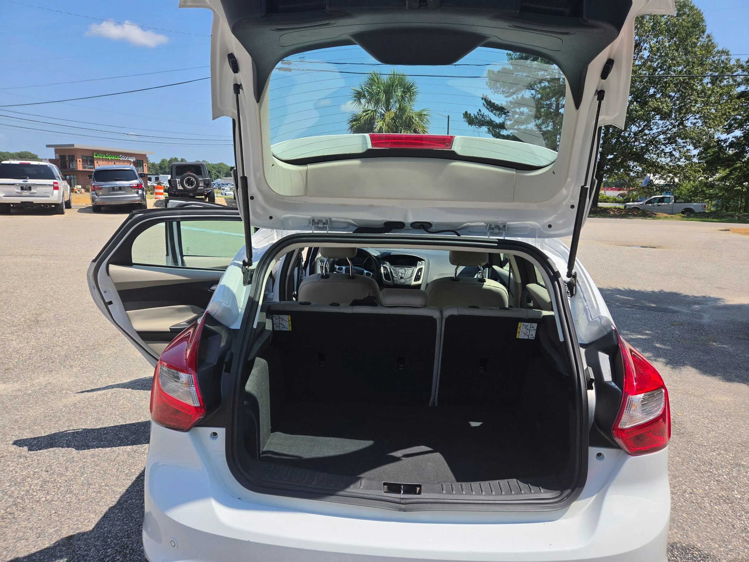 Used 2012 Ford Focus SEL FWD image 20