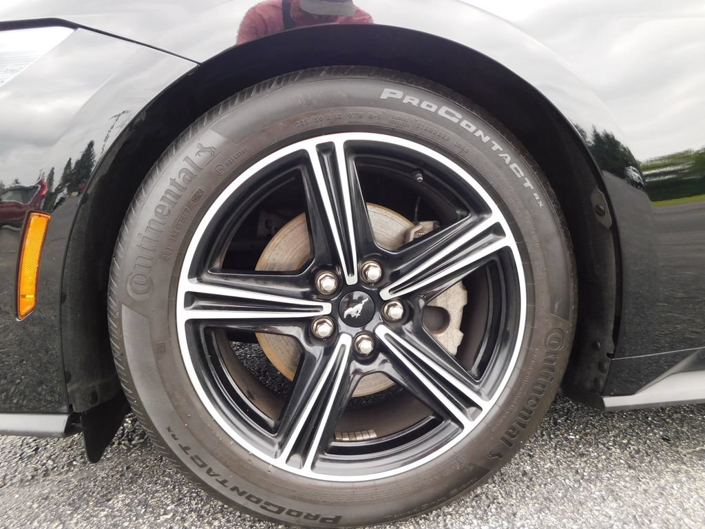 Used 2025 Ford Mustang Coupe RWD image 10