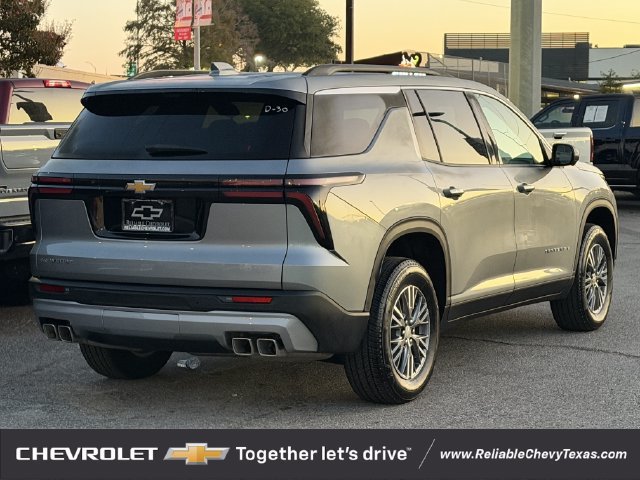 Used 2026 Chevrolet Traverse LT w/ Driver Confidence Package FWD image 4