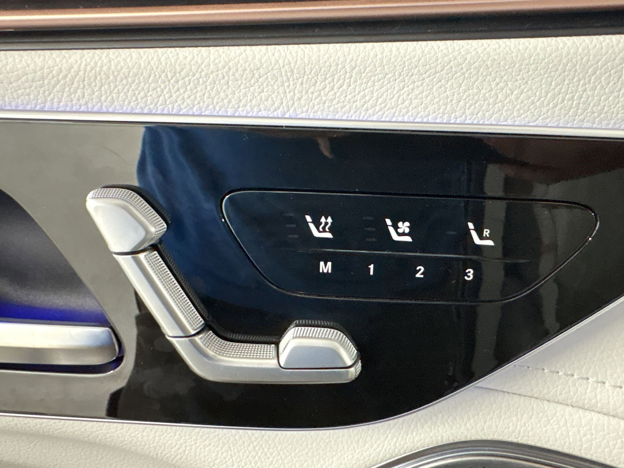 New 2026 Mercedes-Benz EQS 550 4MATIC SUV image 22