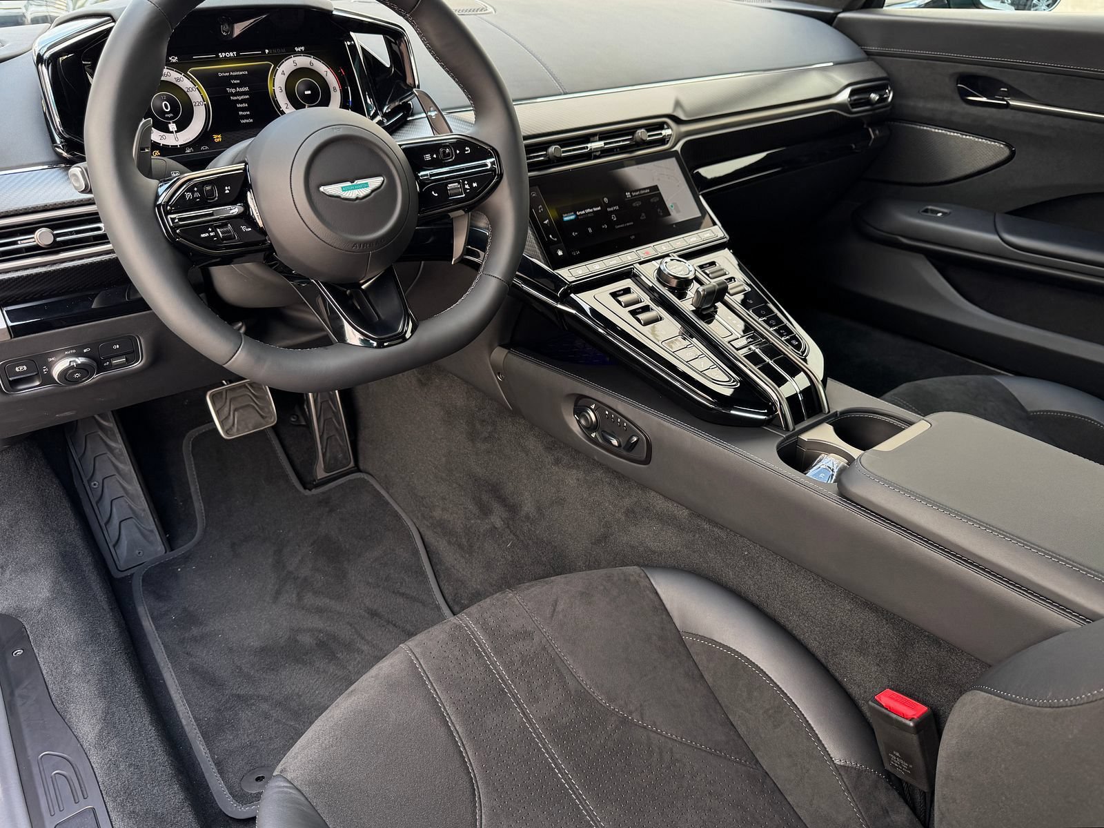 New 2026 Aston Martin V8 Vantage Coupe RWD image 3