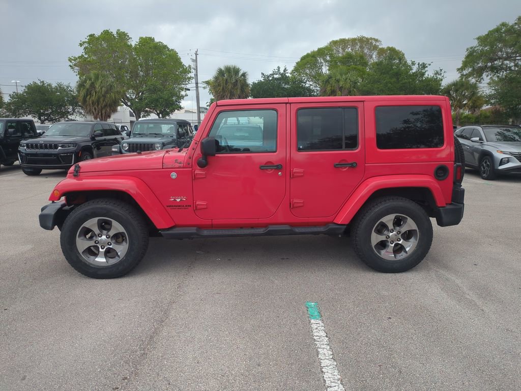 Used 2017 Jeep Wrangler Unlimited Sahara w/ Connectivity Group AWD/4WD image 9
