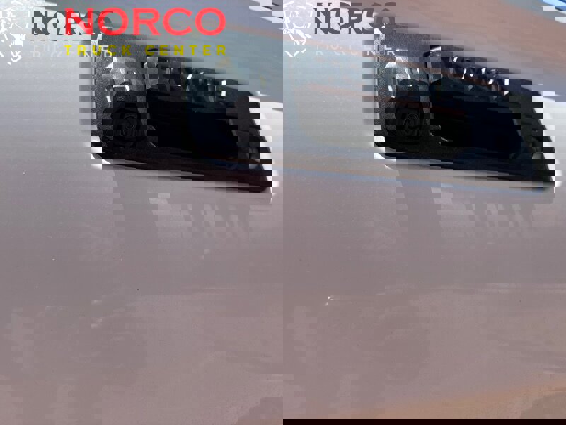 Used 2018 Toyota Tacoma TRD Sport w/ Technology Package image 12