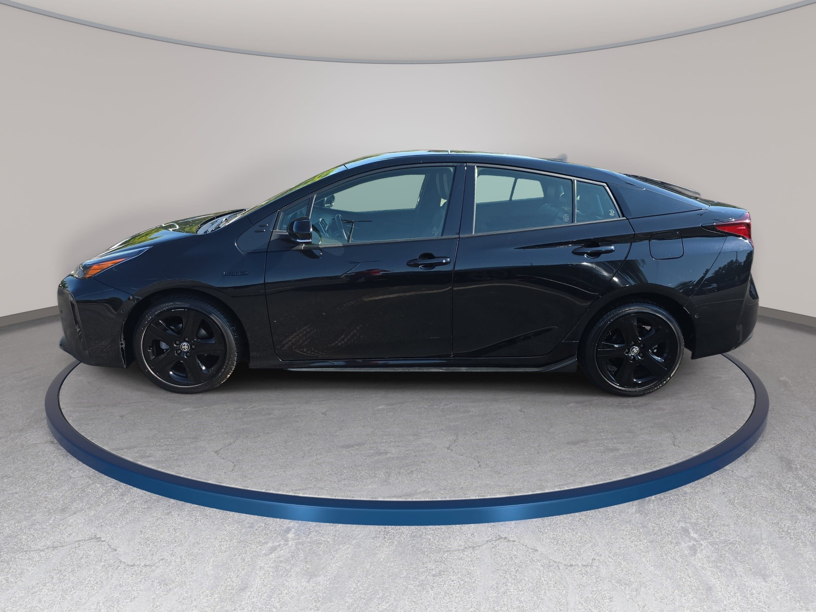 Used 2022 Toyota Prius FWD image 8