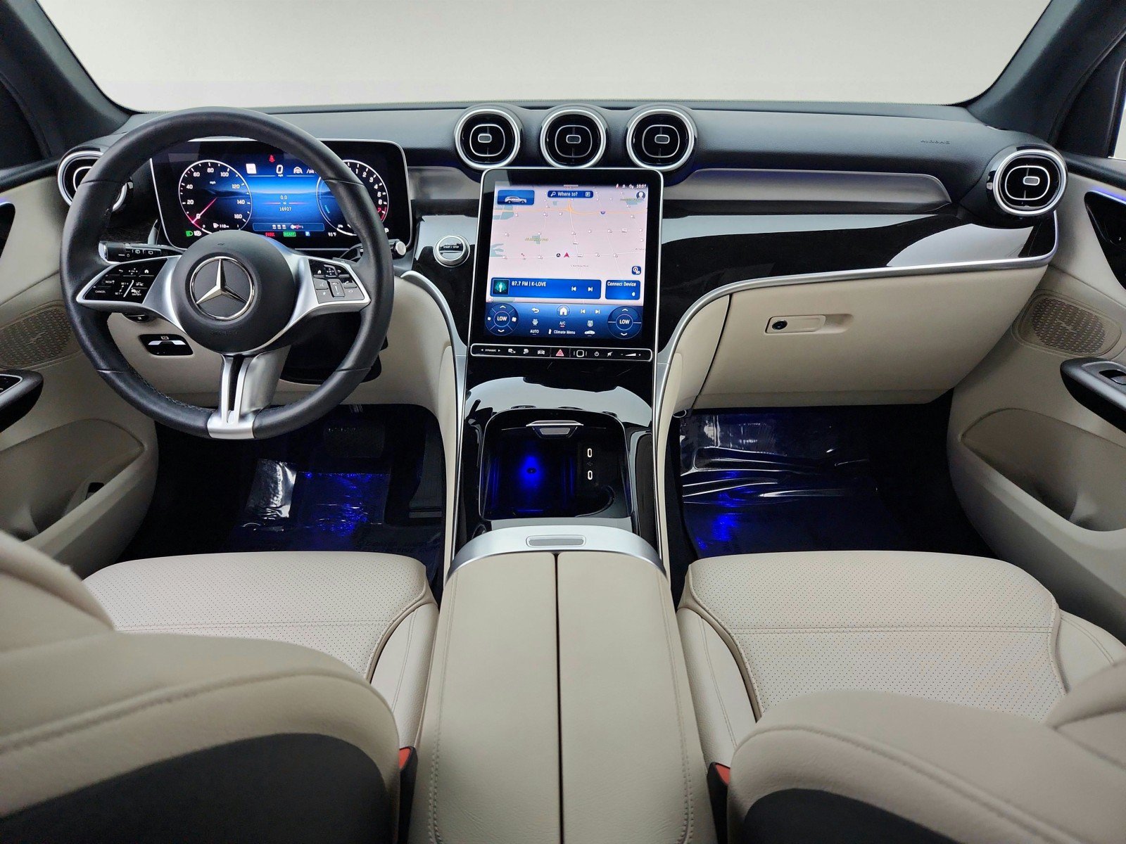 Certified 2025 Mercedes-Benz GLC 350e 4MATIC image 23