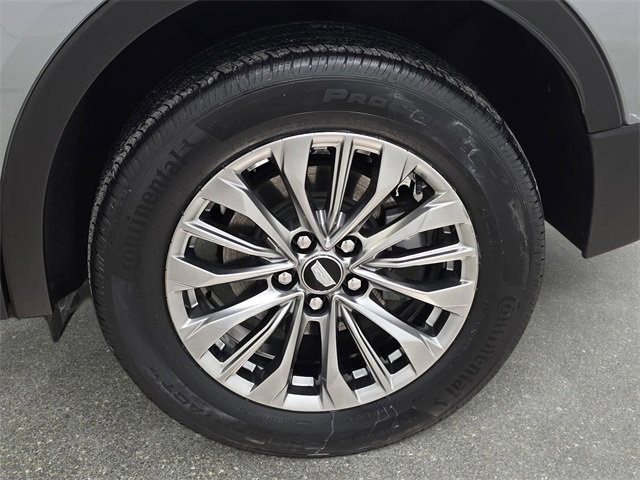 Certified 2025 Cadillac XT4 Premium Luxury image 28