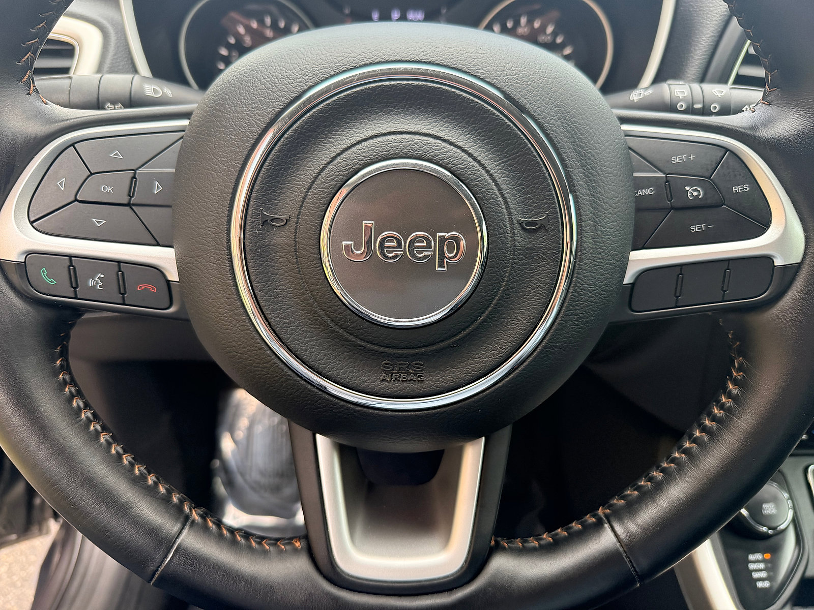 Used 2019 Jeep Compass Latitude w/ Cold Weather Group AWD/4WD image 22
