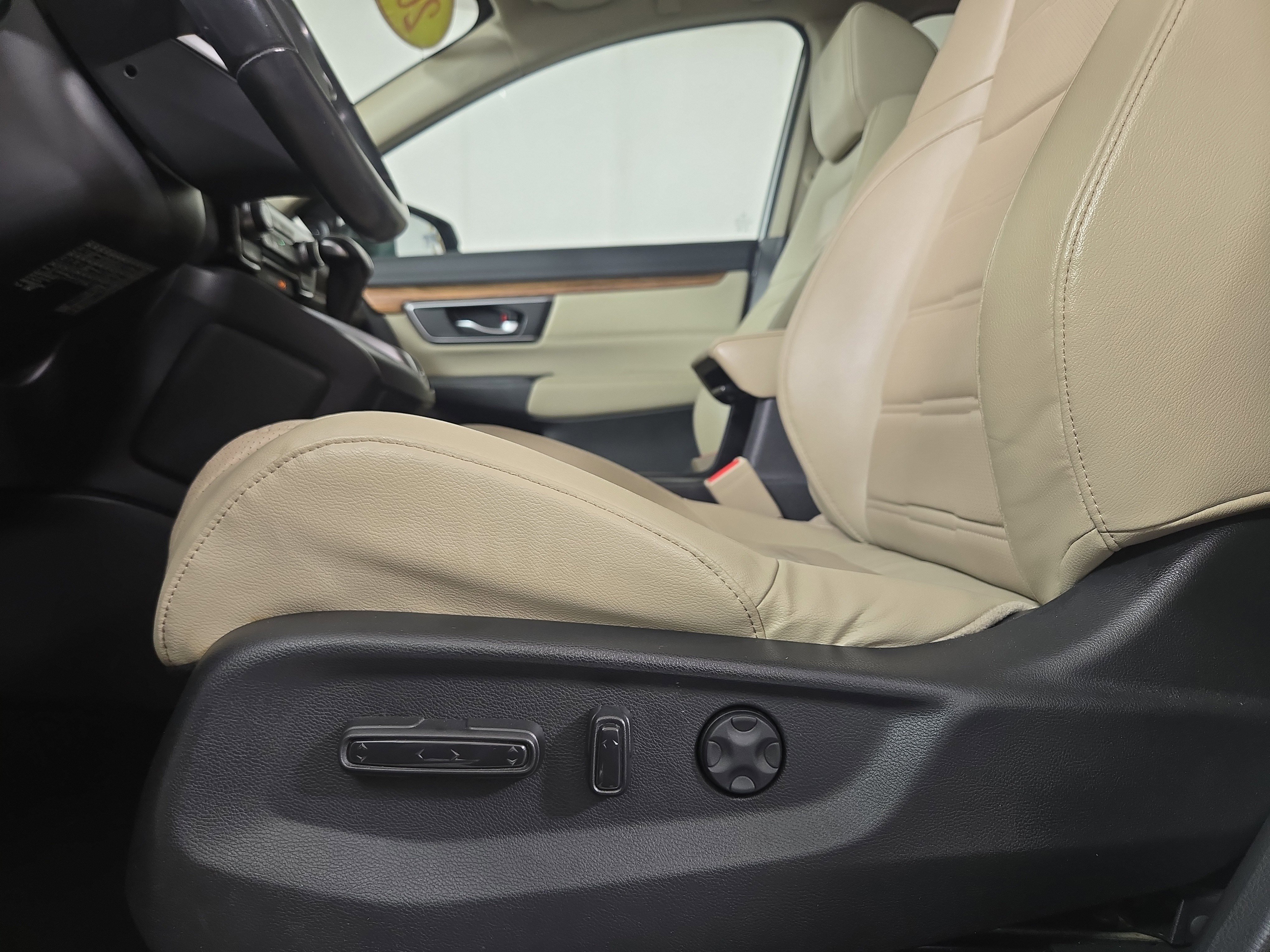 Used 2019 Honda CR-V Touring image 31