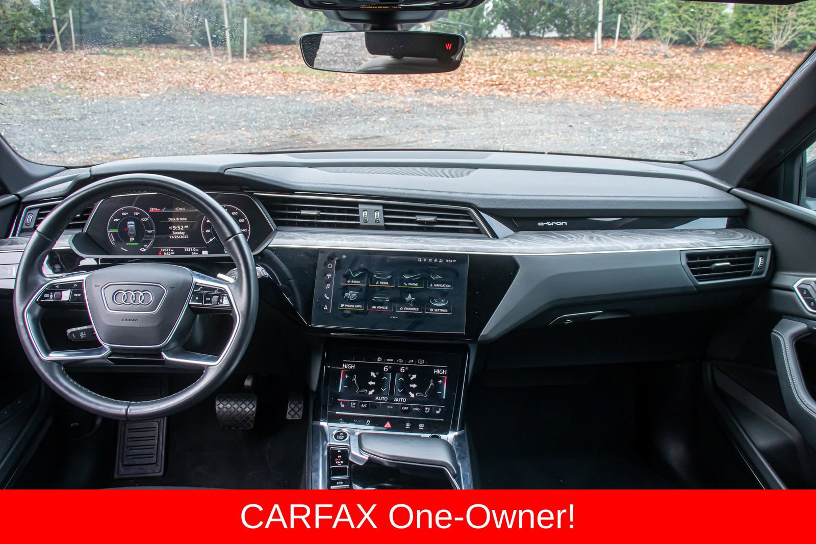 Used 2022 Audi e-tron Premium Plus w/ Premium Plus Package image 16