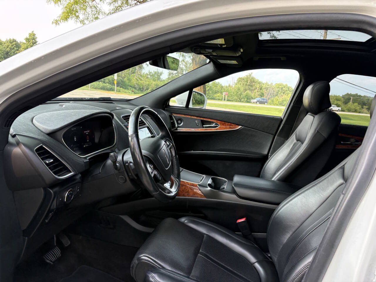 Used 2020 Lincoln Nautilus Reserve w/ Equipment Group 201A AWD/4WD image 12