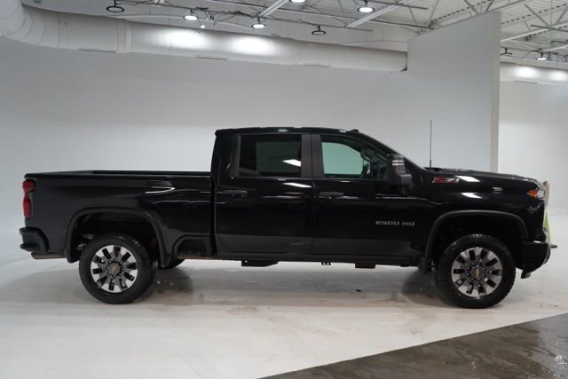 Used 2024 Chevrolet Silverado 2500 Custom w/ Custom Value Package image 4