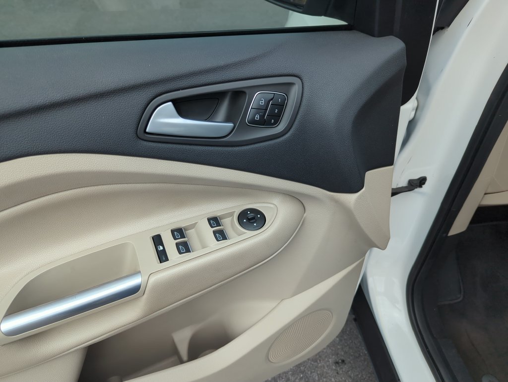 Used 2019 Ford Escape Titanium AWD/4WD image 19