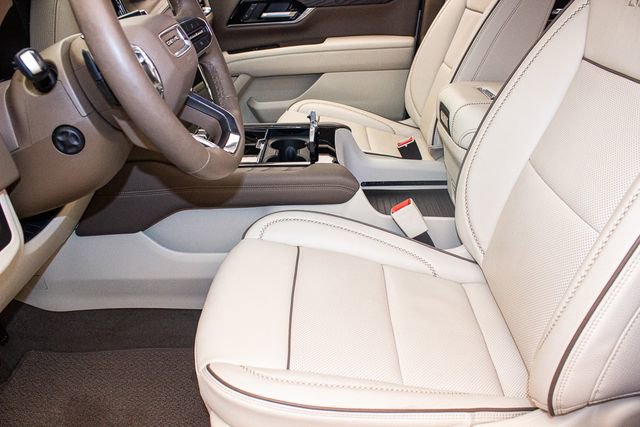 Used 2025 GMC Yukon XL Denali image 22