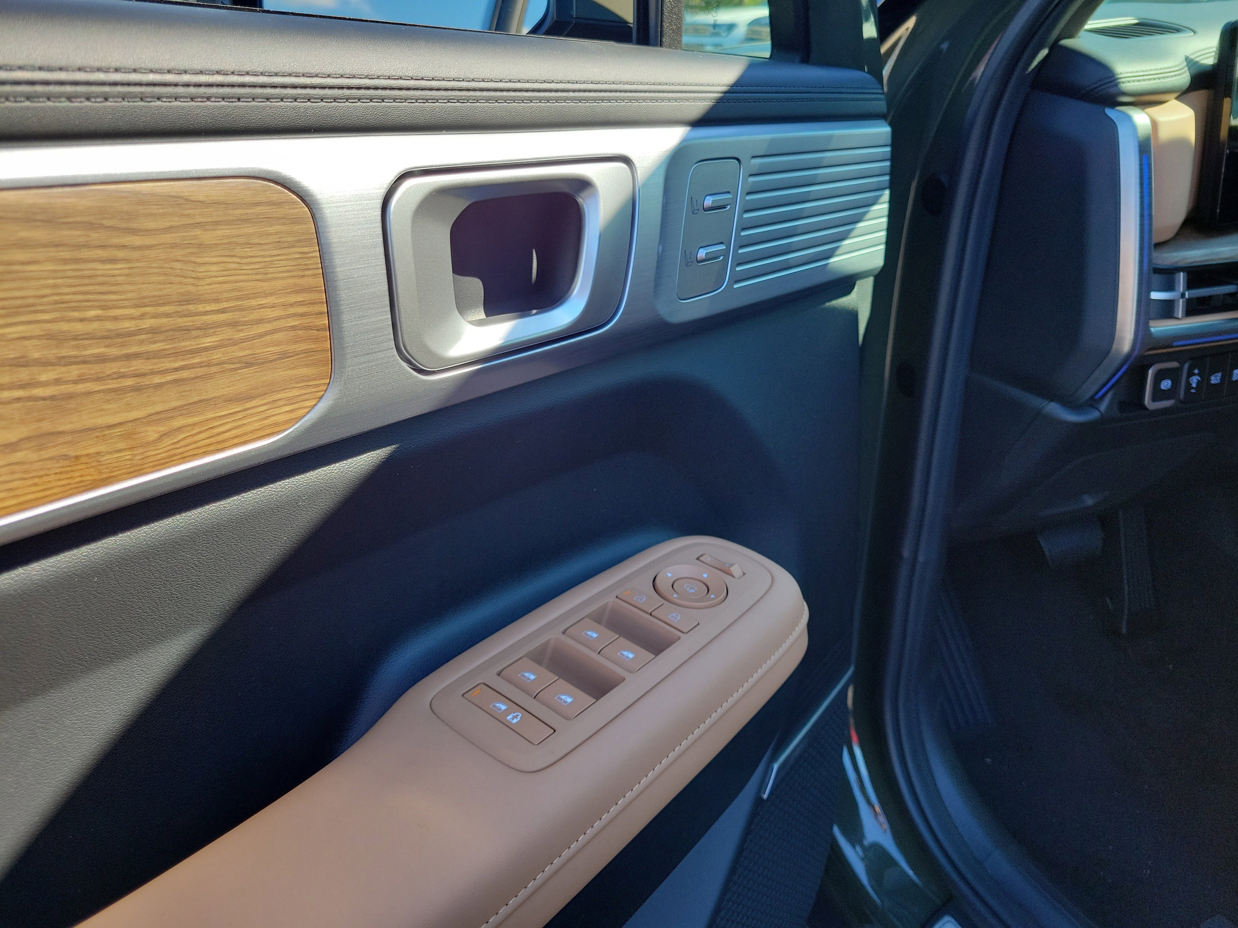 New 2026 Hyundai Santa Fe Calligraphy w/ Tow & Go Package image 18