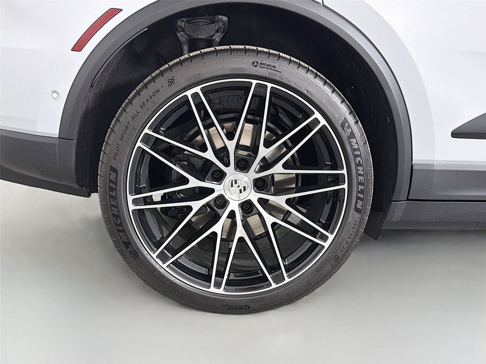 Certified 2026 Porsche Macan 4 Electric RWD image 13