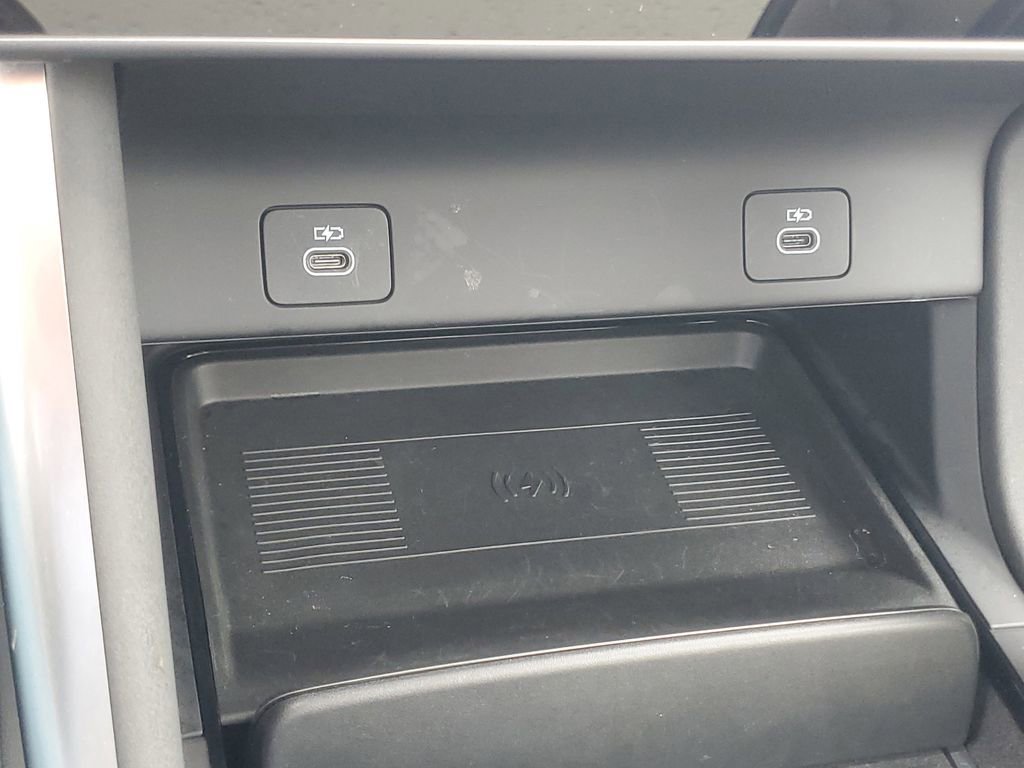 Used 2025 Land Rover Discovery Sport S image 23