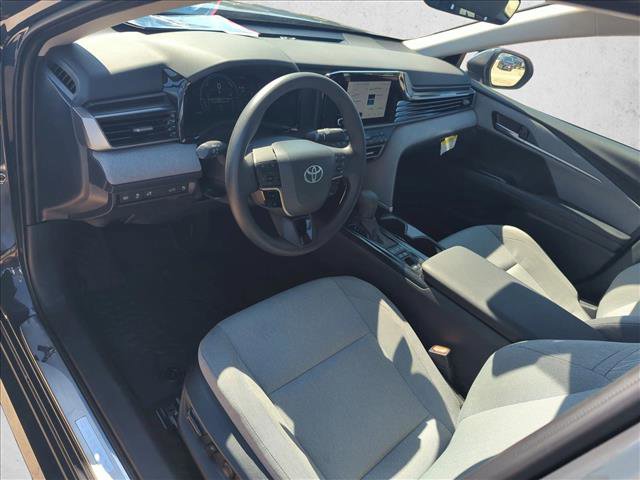 Used 2025 Toyota Camry LE w/ Convenience Package image 9