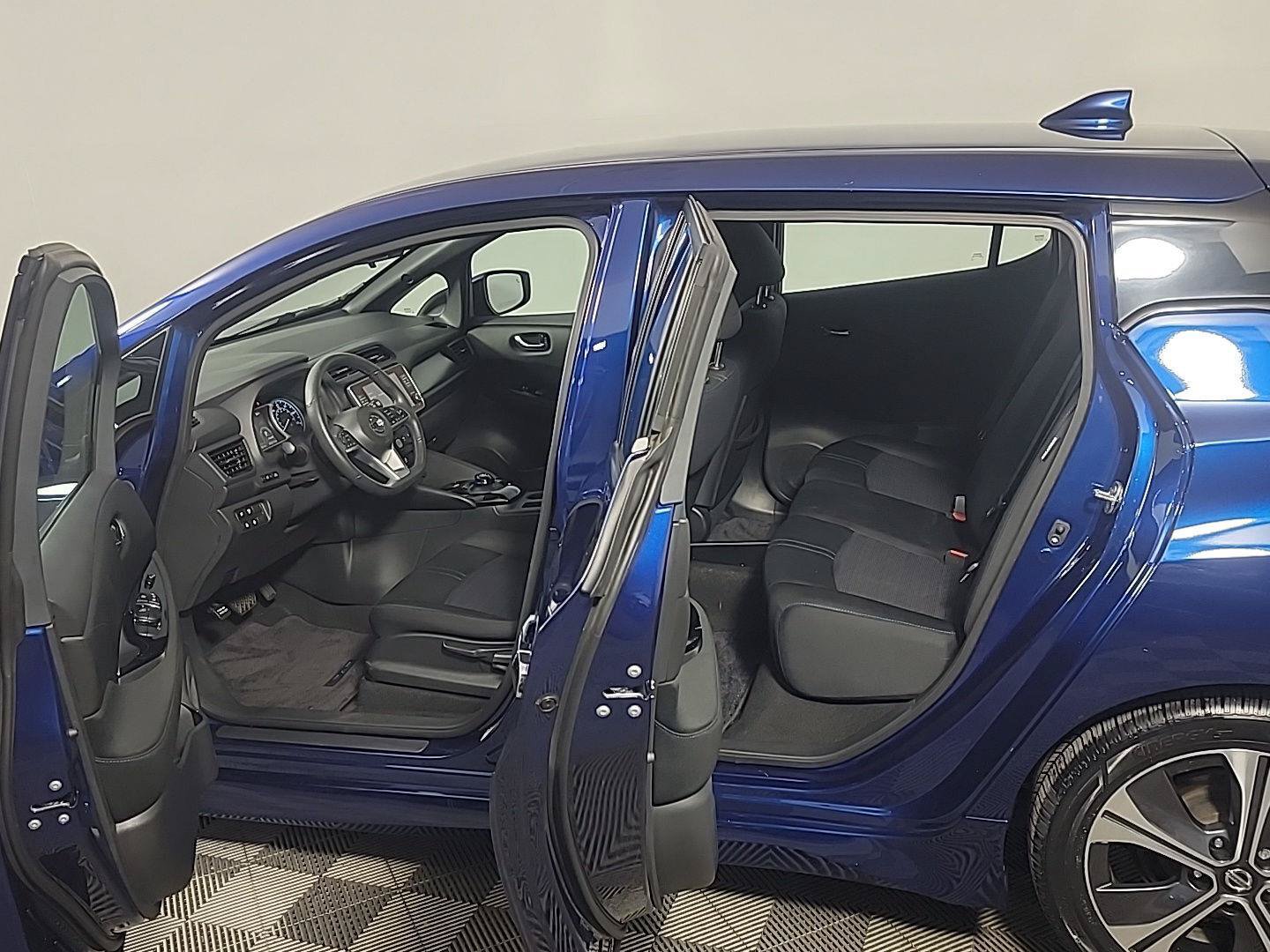 Used 2022 Nissan Leaf SV FWD image 15