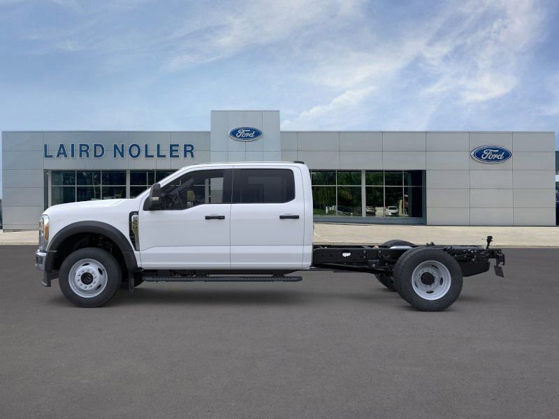 New 2025 Ford F450 XL w/ XL Chrome Package image 3