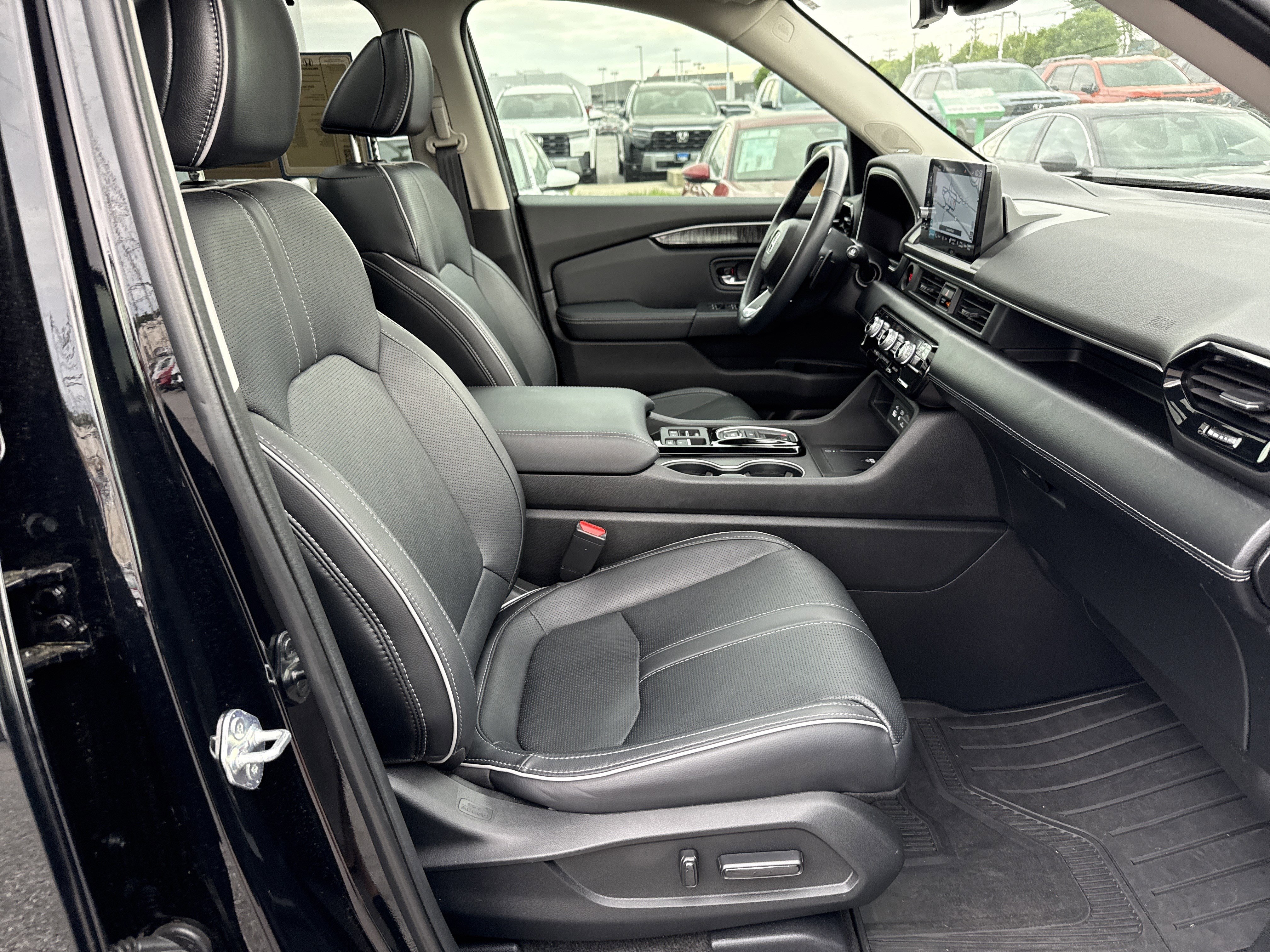 Certified 2023 Honda Pilot Elite image 34