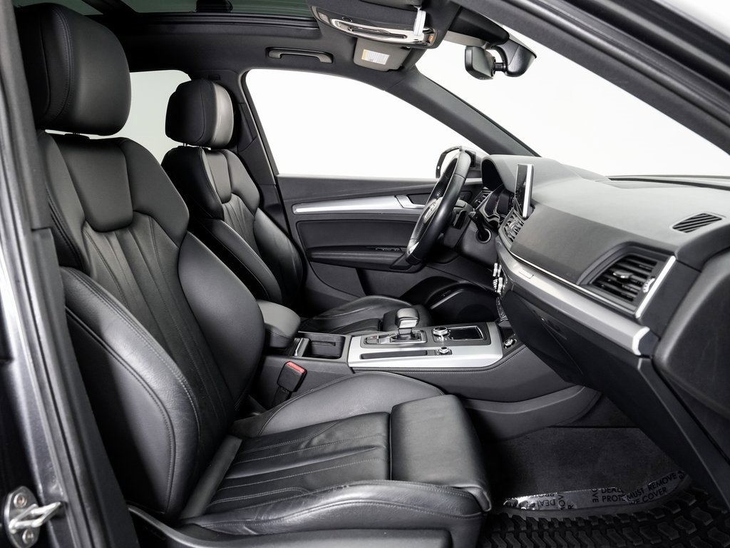 Used 2020 Audi Q5 2.0T Titanium Premium Plus w/ Premium Plus Package image 22
