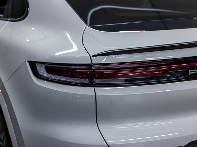 New 2026 Porsche Cayenne S image 21