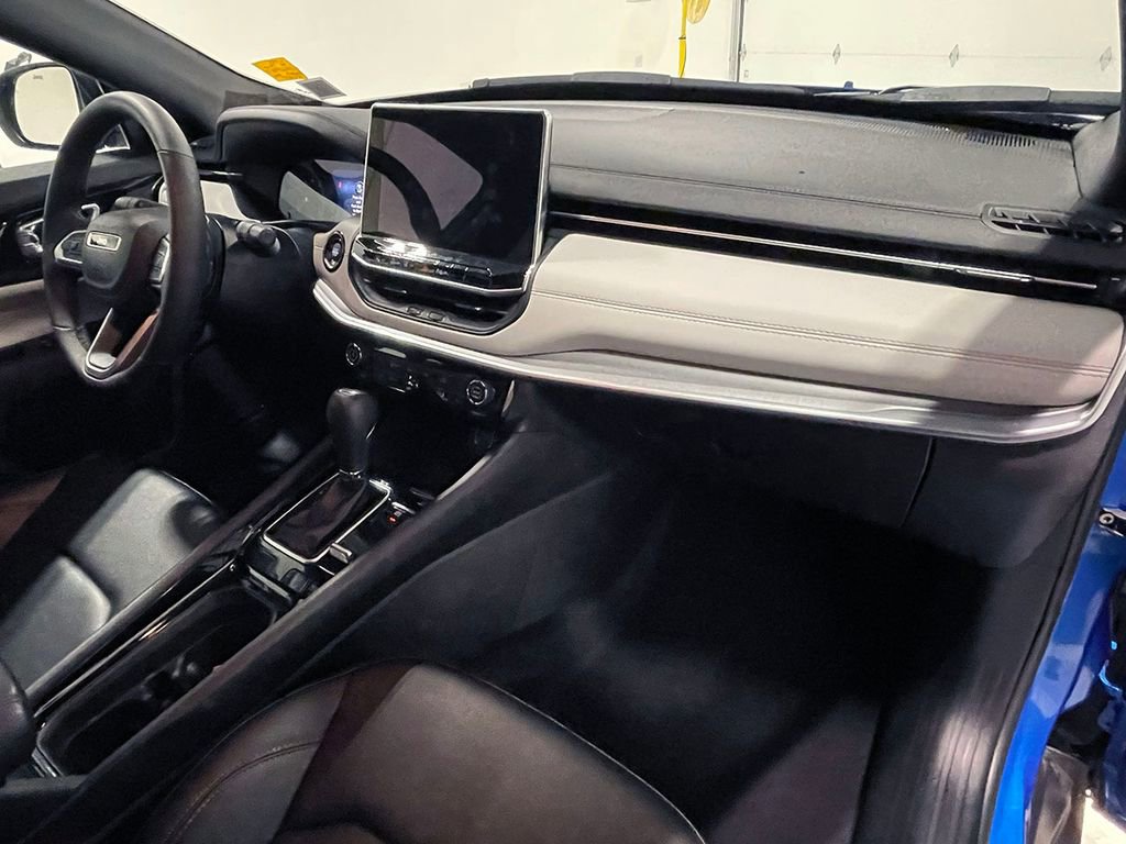 Used 2024 Jeep Compass Limited image 25