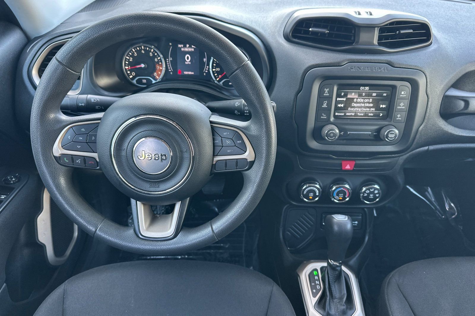 Used 2017 Jeep Renegade Sport w/ Power & Air Group FWD image 13