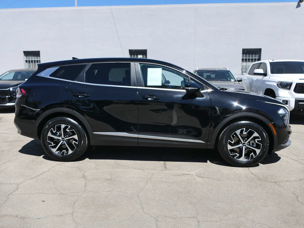Used 2023 Kia Sportage EX FWD image 2
