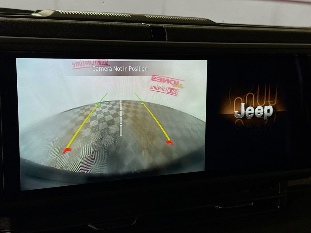 Used 2025 Jeep Wrangler Sport image 6