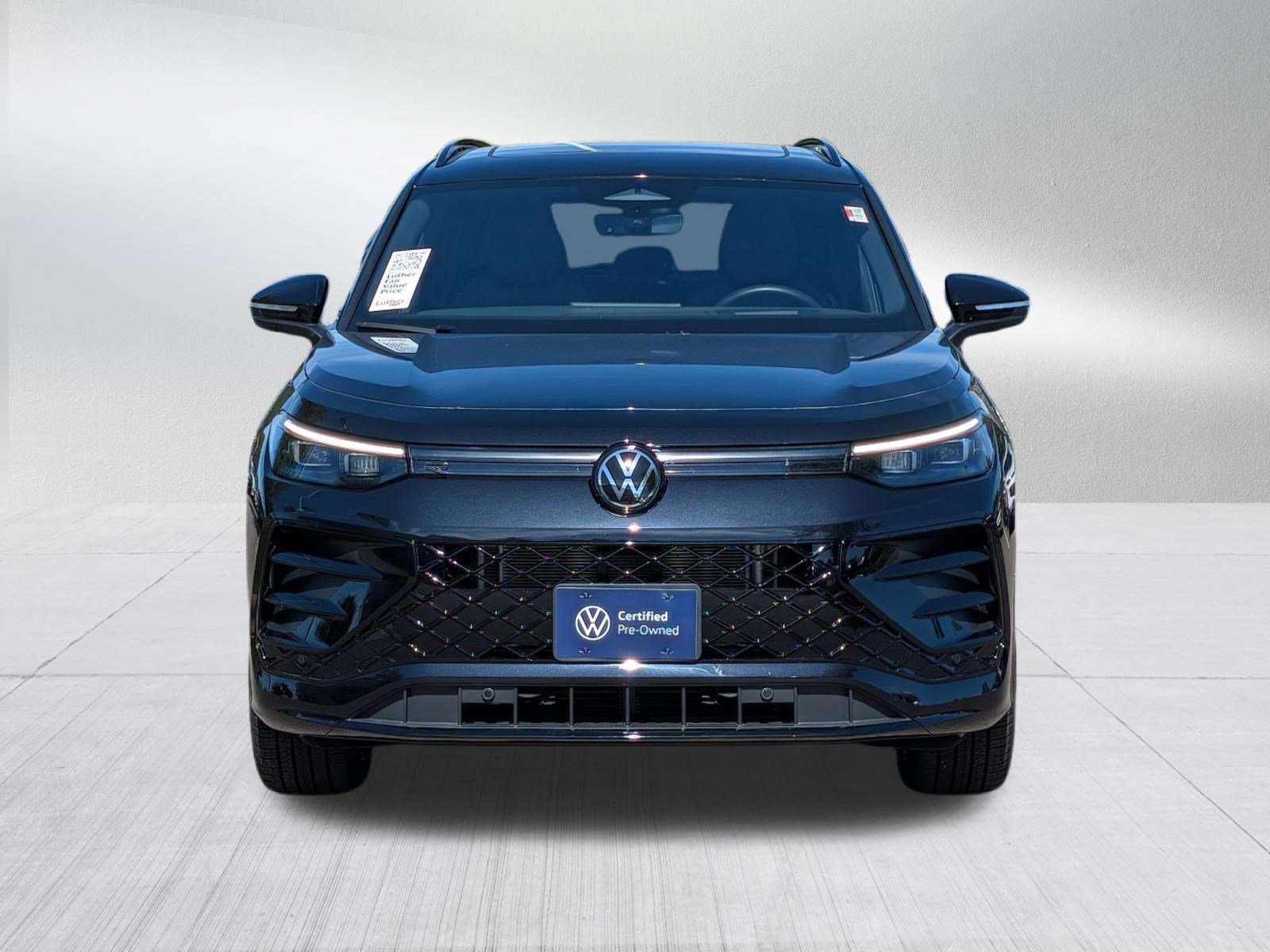 Certified 2026 Volkswagen Tiguan SE R-Line AWD/4WD image 2