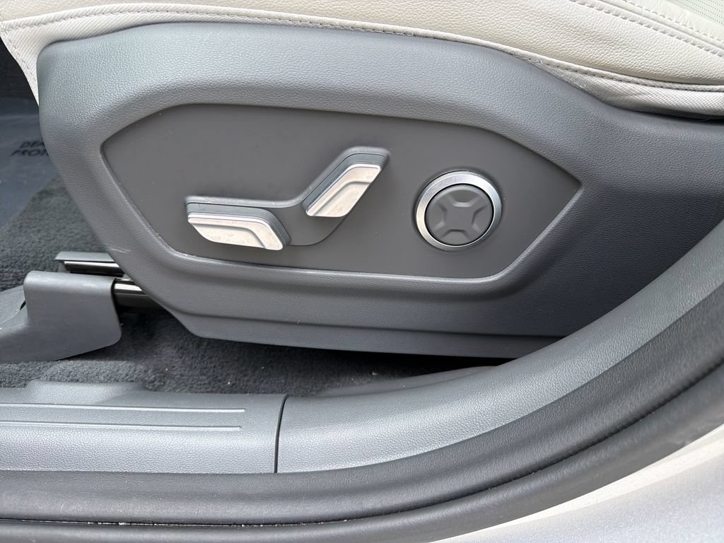 Used 2024 Hyundai Santa Fe Limited FWD image 15