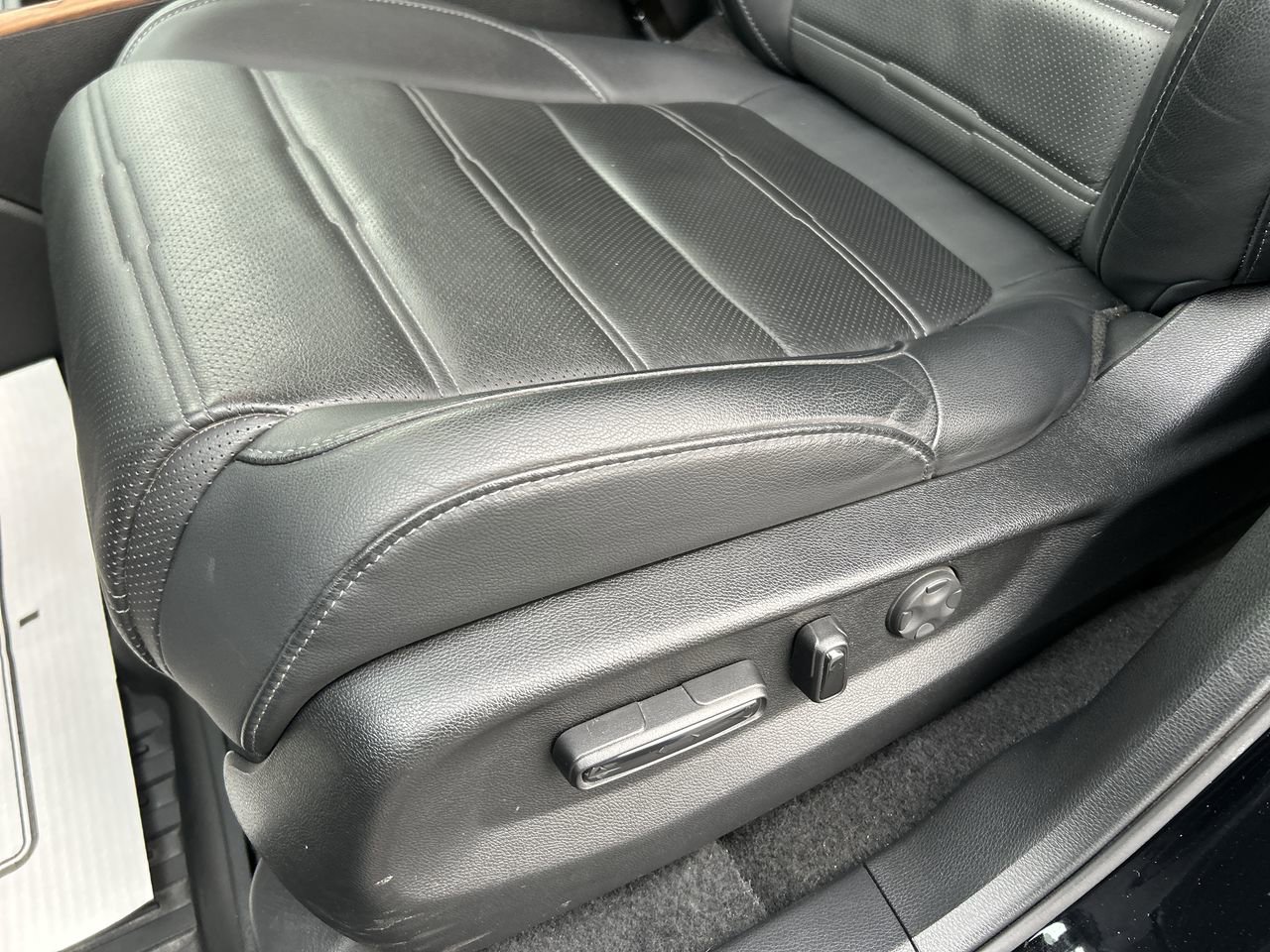 Used 2022 Honda CR-V Touring image 23