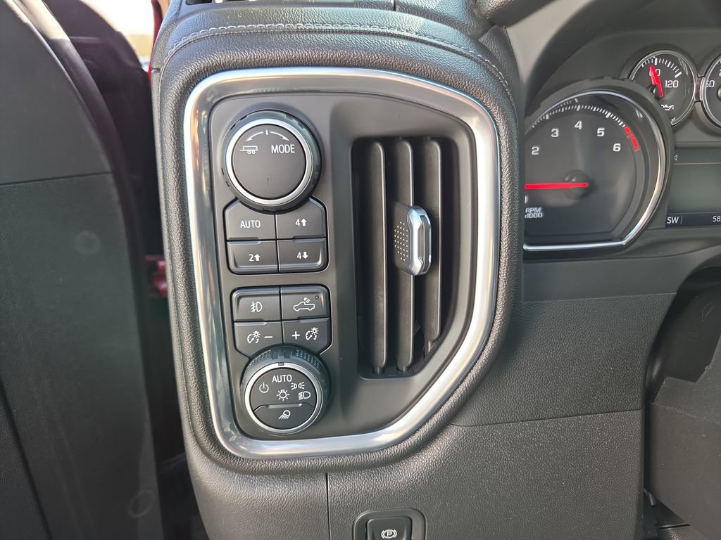 Certified 2022 Chevrolet Silverado 1500 LTZ AWD/4WD image 22