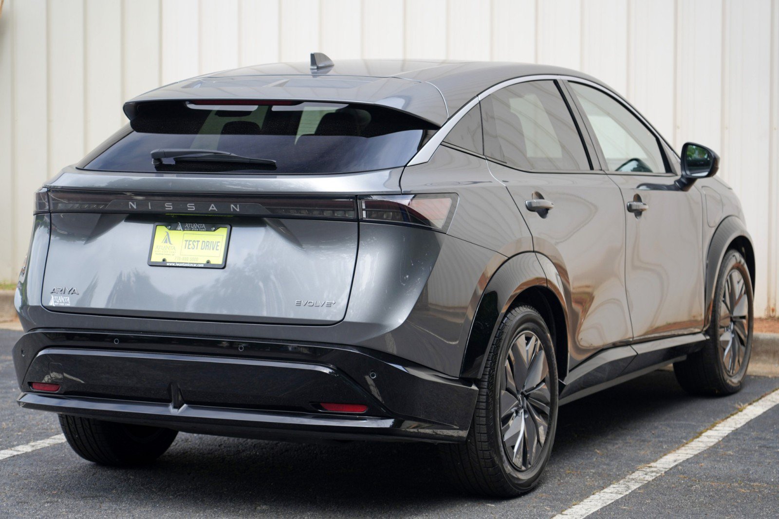 Used 2025 Nissan Ariya FWD image 48