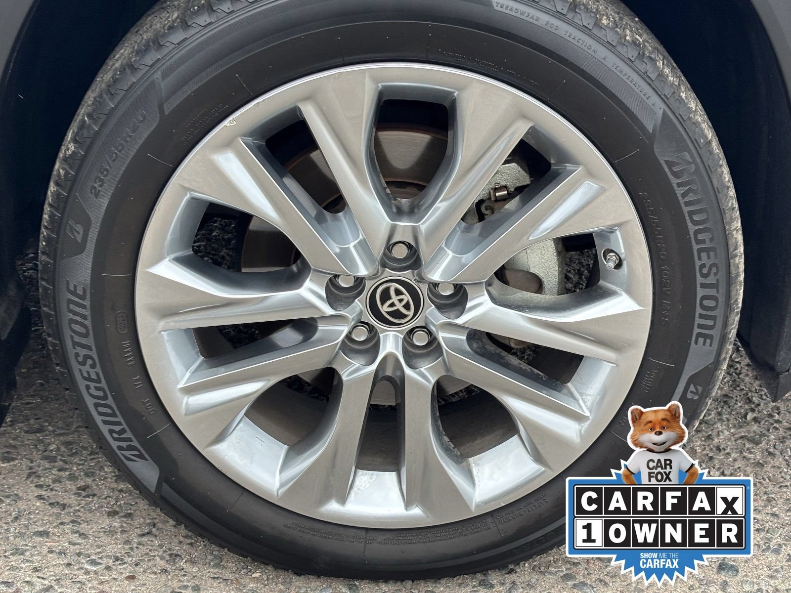 Used 2024 Toyota Highlander Limited FWD image 10