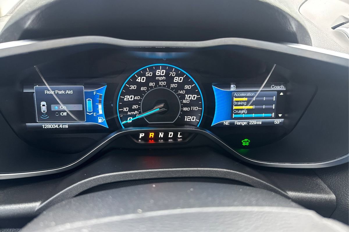 Used 2016 Ford C-MAX Energi SEL w/ Equipment Group 302A image 16