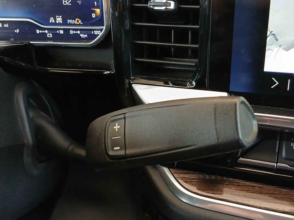 Used 2025 Chevrolet Silverado 3500 LT w/ Safety Package AWD/4WD image 16