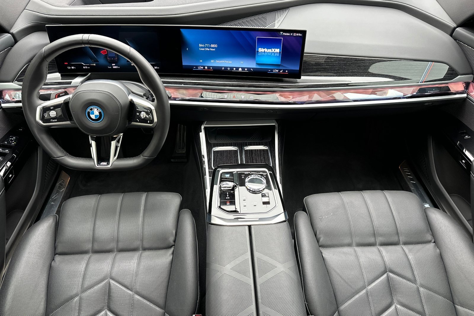 Used 2025 BMW i7 xDrive60 AWD/4WD image 12