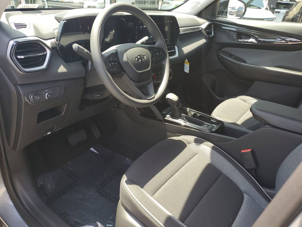 New 2026 Chevrolet TrailBlazer LT w/ Midnight Edition FWD image 18
