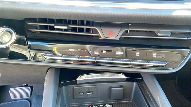 Used 2025 Buick Envision Preferred image 18