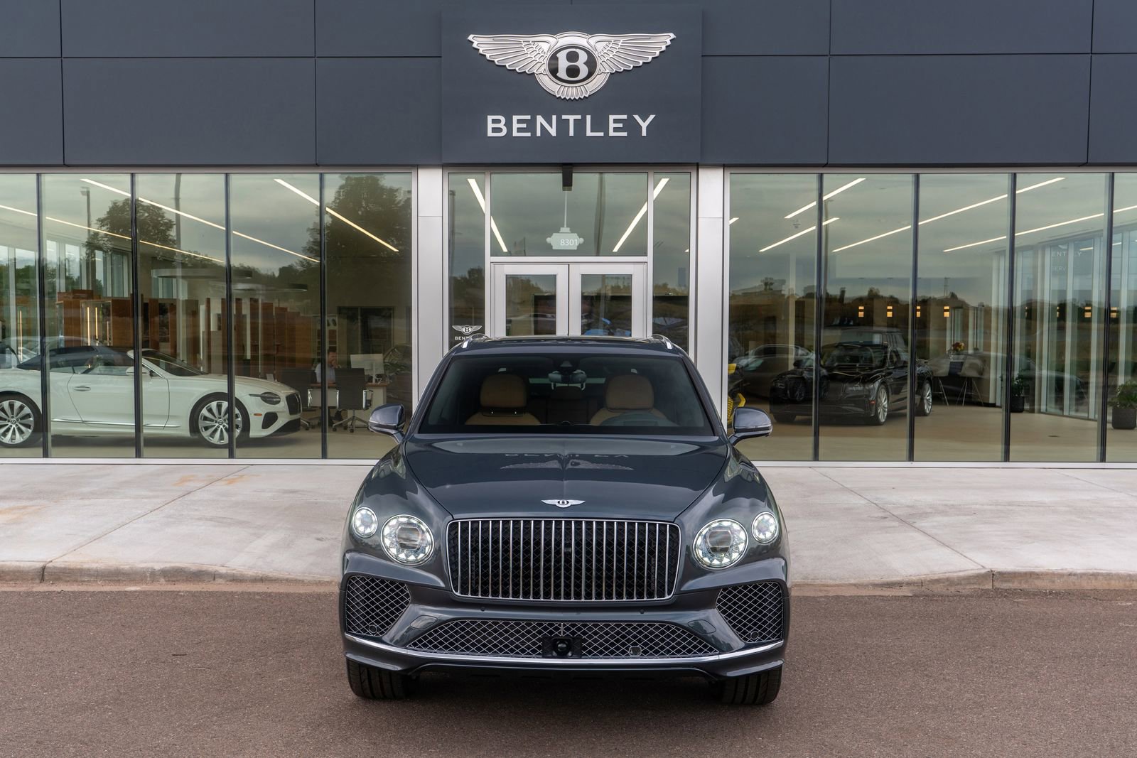 New 2025 Bentley Bentayga image 3