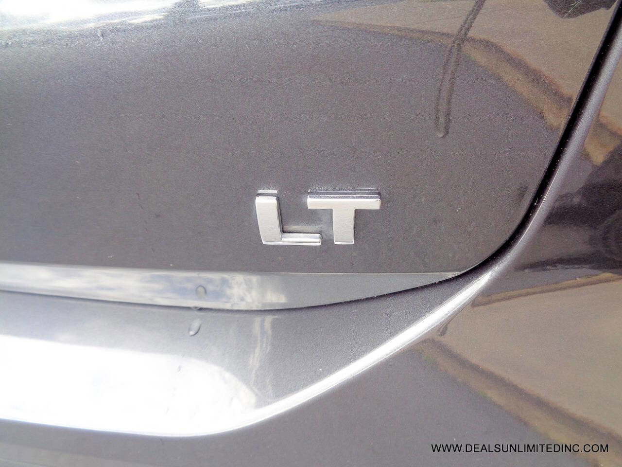 Used 2023 Chevrolet Equinox LT w/ LPO, Floor Liner Package image 6