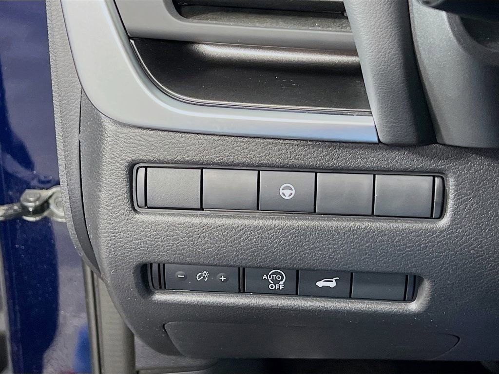 Used 2024 Nissan Rogue SV image 9