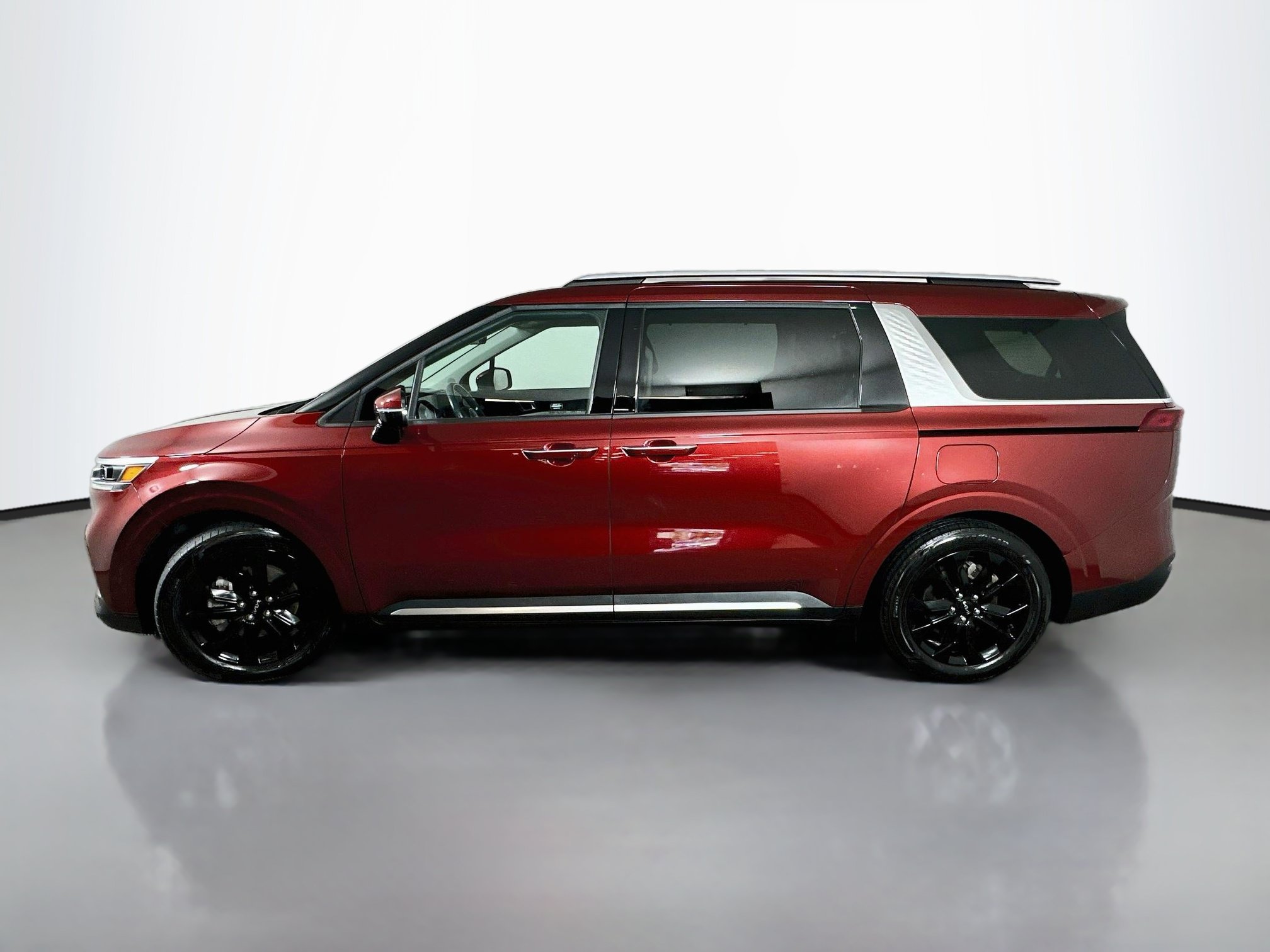 Used 2022 Kia Carnival SX FWD image 4