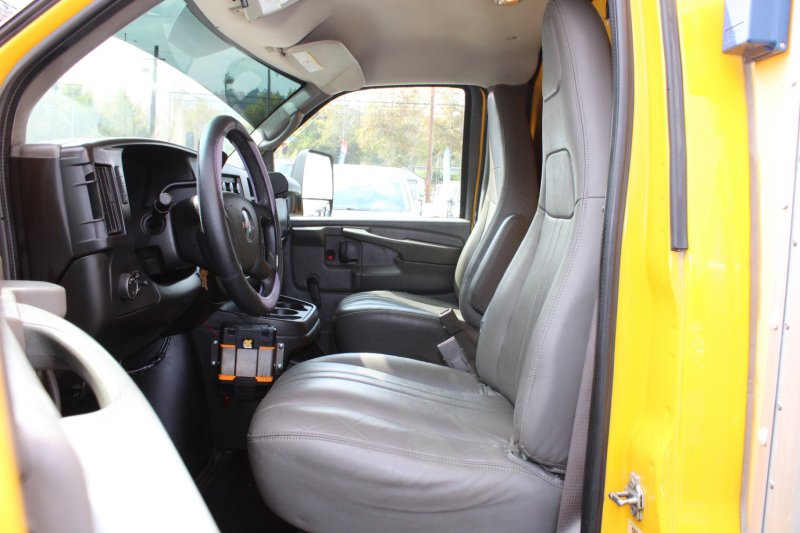 Used 2015 GMC Savana 3500 RWD image 7